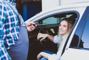 Lire la suite à propos de l’article Dois-je dénoncer l&rsquo;automobiliste à qui j&rsquo;avais prêté ma voiture ?