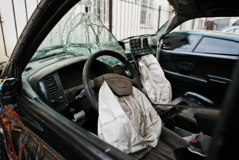 Lire la suite à propos de l’article L&rsquo;homicide routier une mesure symbolique à l&rsquo;intention des proches de victimes.